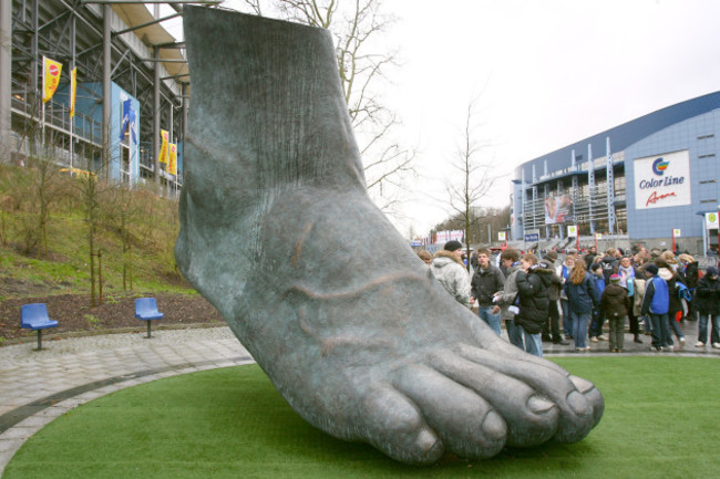 Soccer - UEFA Cup - Fourth Round - Second Leg - Hamburg SV v Beyer Leverkusen - HSH Nordbank Arena