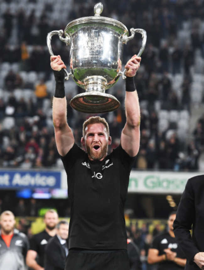 Kieran Read lifts the Bledisloe Cup