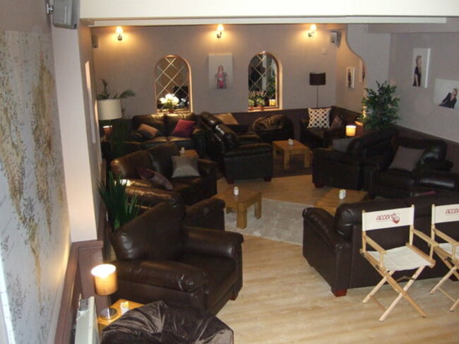 accents-downstairs-lounge