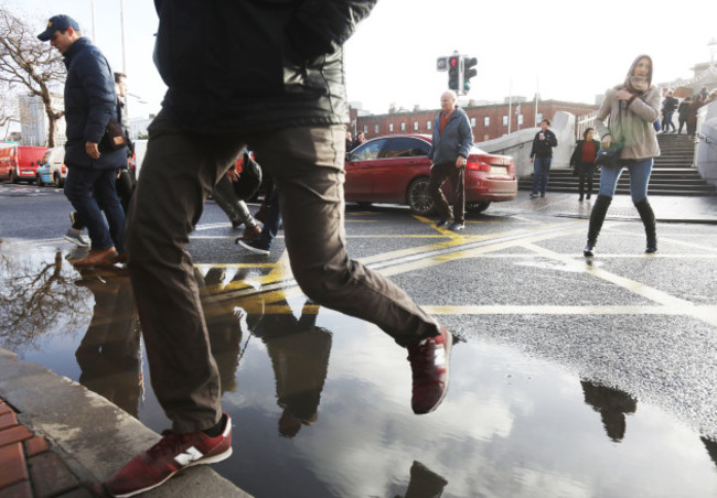 3608 Rain puddle_90533370