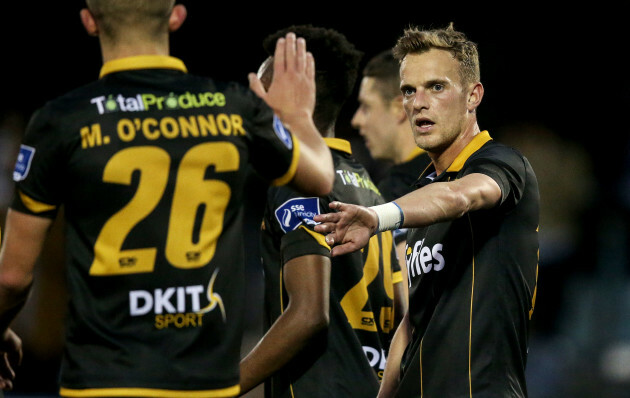 Dean Shiels celebrates his goal