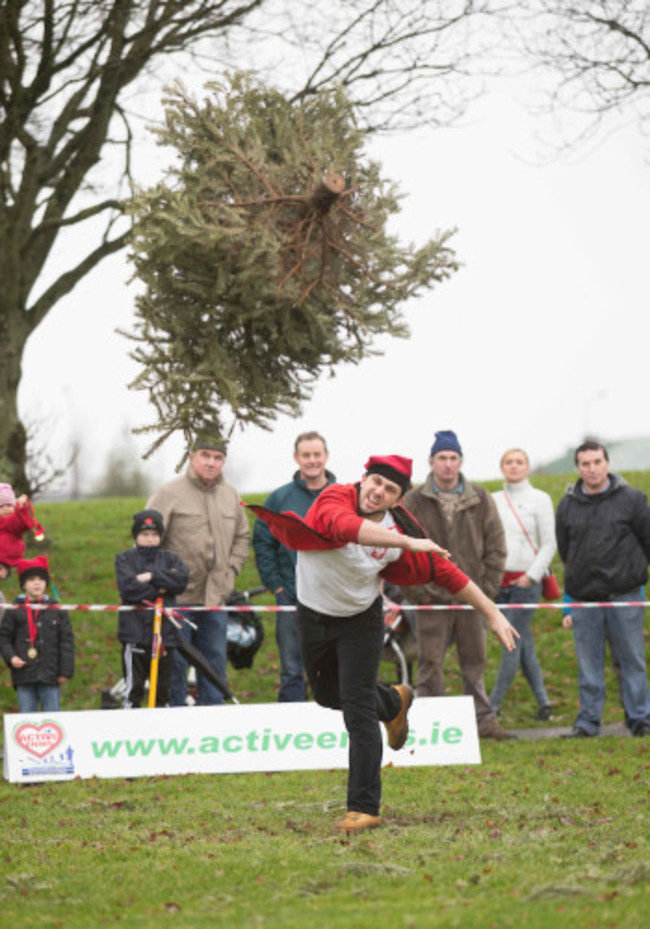 20170108_Christmas_Tree_Throwing_Championships_2017_0503