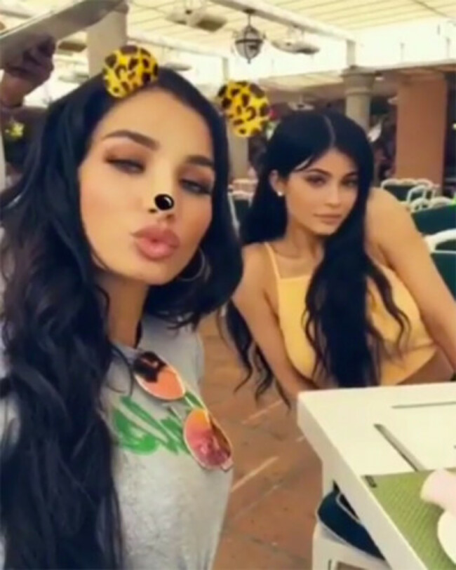 kylie-jenner-pia-mia-twins-ftr