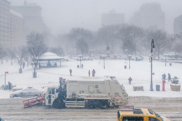 US: Bomb cyclone snow storm slams New York