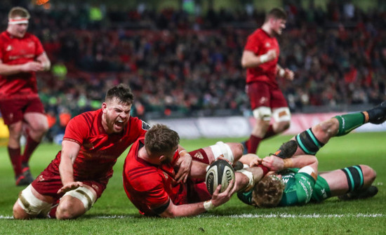 Conor Oliver celebrates with Darren O'Shea after he scored his sides opening try