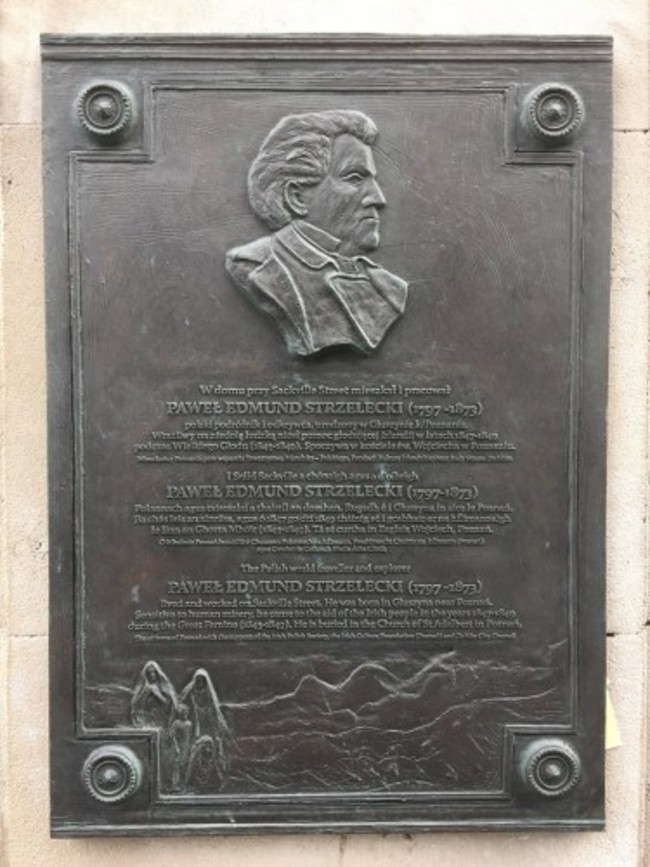 19657484_1700327373330657_2105554167444929433_n