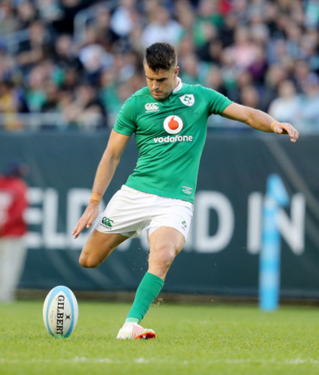 Conor Murray kicks a penalty