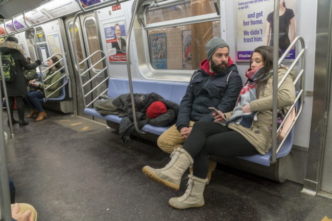 NY: Cold weather causes homeless invasion on the subway