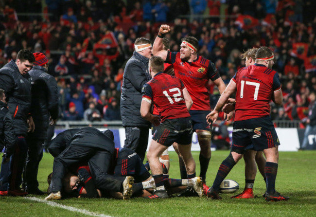 Billy Holland celebrates as Simon Zebo scores a try 21/1/2018