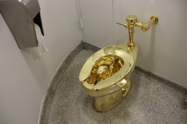 Guggenheim Museum in New York - Golden toilet