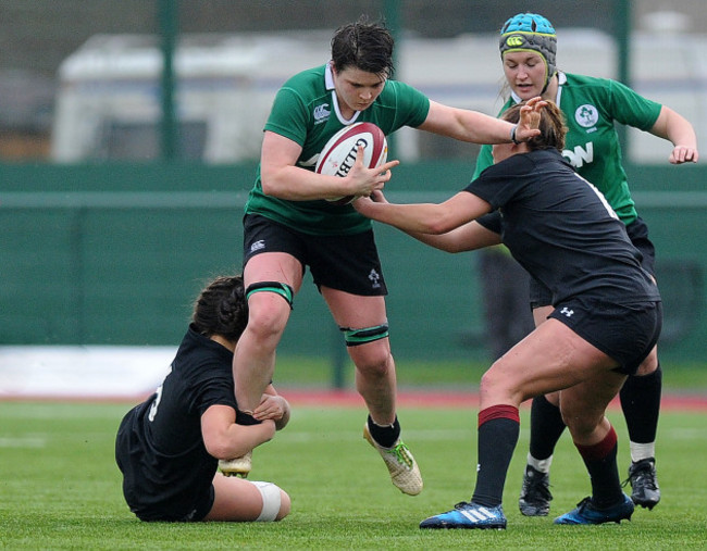 Ciara Griffin evades the tackle of Alisha Butchers 21/1/2018