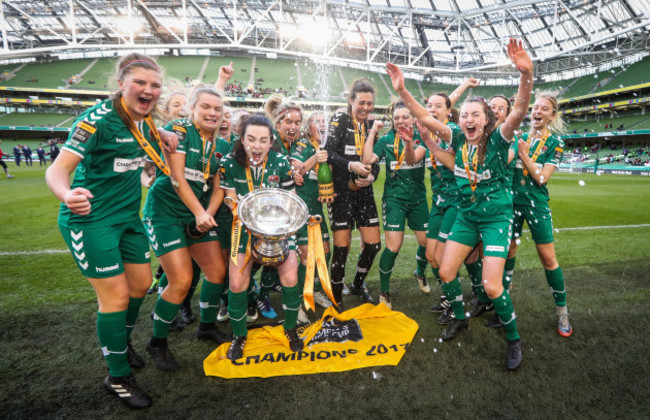 Cork City celebrate winning The Continental Tyres Women's FAI Senior Cup