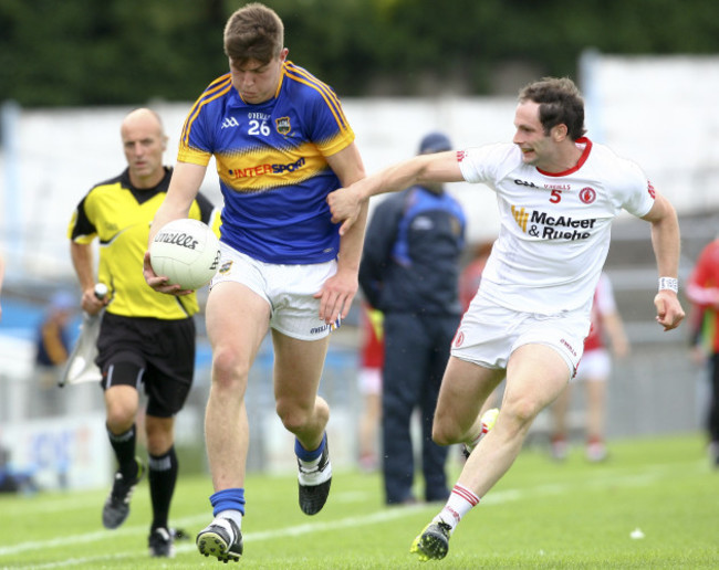 Steven O'Brien in action against Ronan McNabb