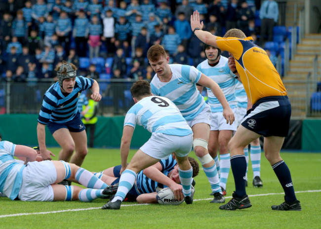 Max Mellet scores a try