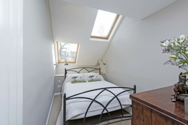 193 St Johns Hill Bed 1 (1280x853)