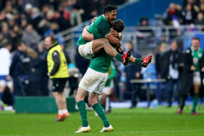 Bundee Aki congratulates Jonathan Sexton after he kicked the winning drop goal