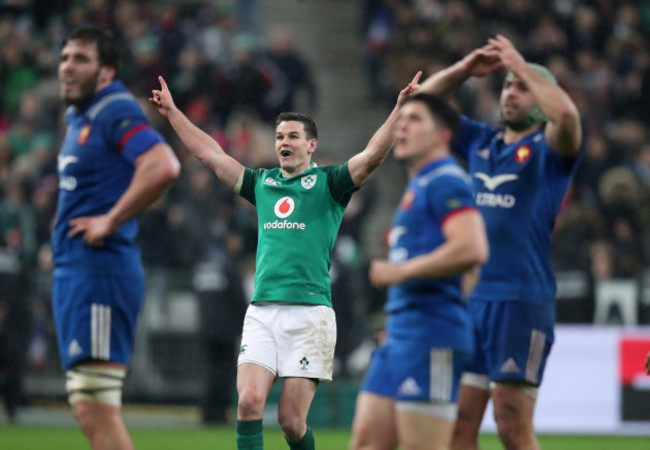 Jonathan Sexton celebrates kicking a drop goal to win the game