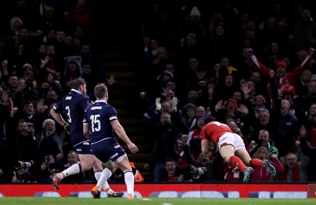 Leigh Halfpenny scores their third try