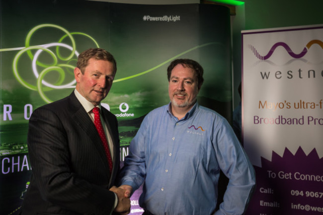 Tasoiseach Makes SIRO Westnet Announcement In Castlebar