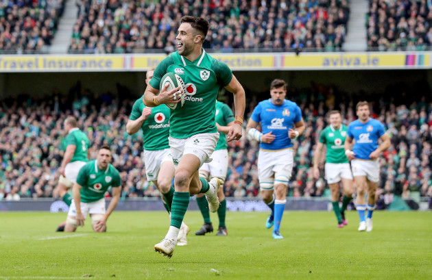 Conor Murray scores his sides second try