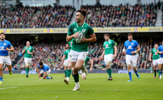 Conor Murray scores his sides second try