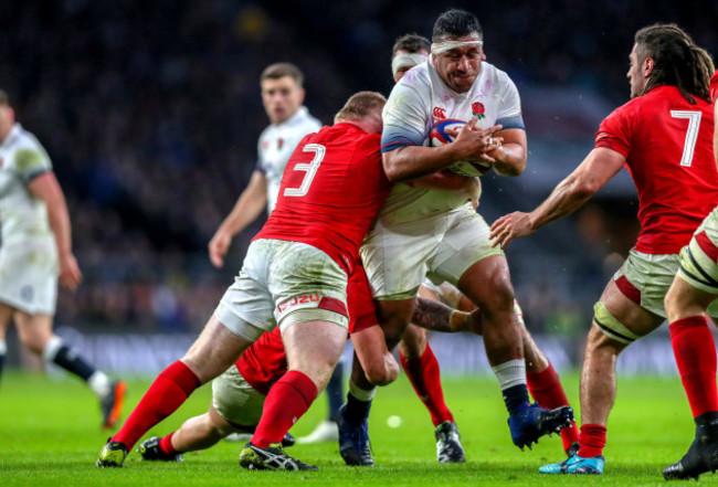 Mako Vunipola tackled by Samson Lee