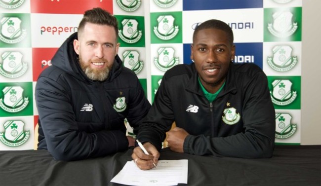 Dan Carr signs for Shamrock Rovers with Head Coach Stephen Bradley 11-02-18 pic credit George Kelly