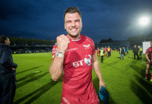 Tadhg Beirne celebrates