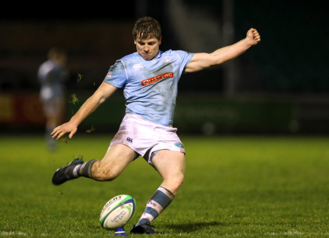 Neil Cronin kicks a conversion