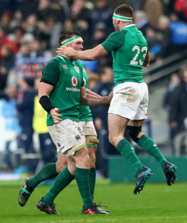 Peter O’Mahony and Fergus McFadden celebrate