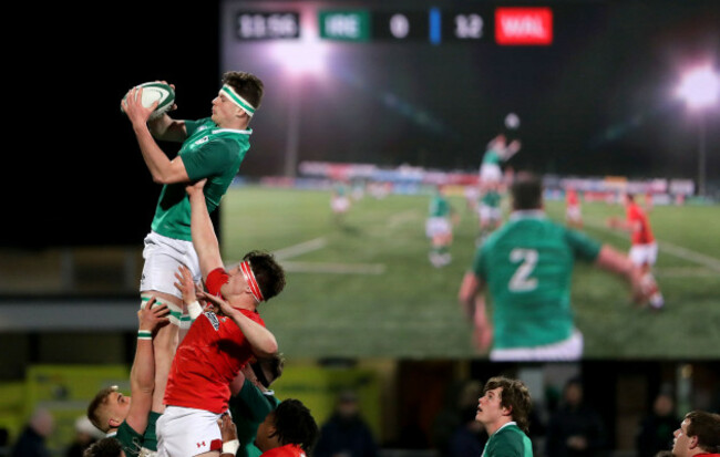 Jack Dunne wins a line out