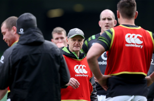 Joe Schmidt speak to his players