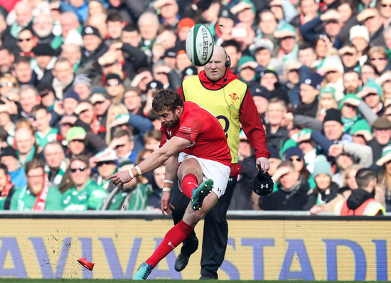 Leigh Halfpenny kicks a penalty