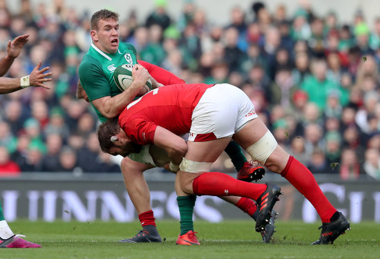 Chris Farrell is tackled by Alun Wyn Jones