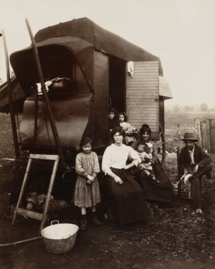 In pictures: Street scenes from Paris in the early 1900s