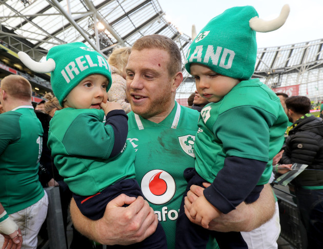 Sean Cronin celebrates with his twin sons Finn and Cillian