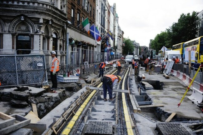 Luas track laying