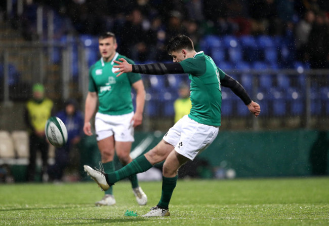 Harry Byrne kicks a penalty