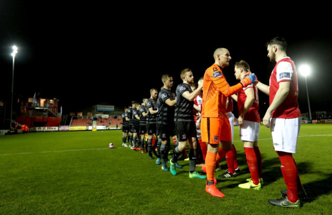 Two teams shake hands before the game 9123/2018