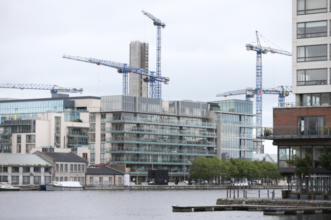 0126 Cranes at grand canal_90514607