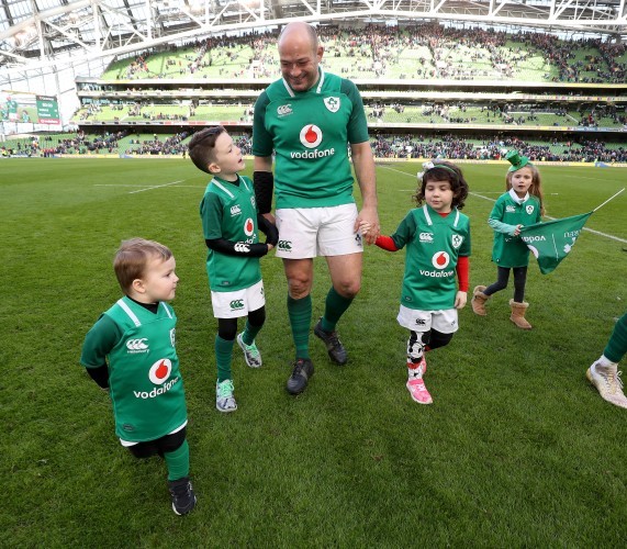 Rory Best celebrates winning with his sons Richie and Ben and daughter Penny