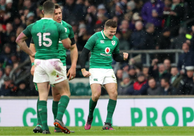 Jacob Stockdale celebrates scoring a try