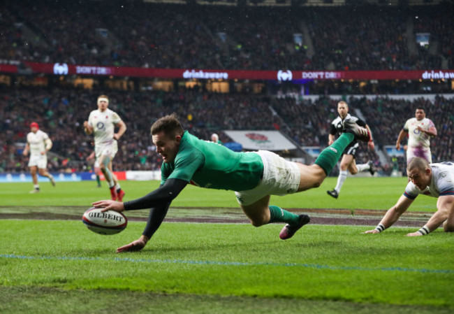 Jacob Stockdale scores Ireland's third try