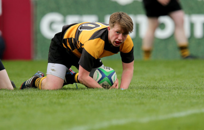 Luke Fitzgerald scores a try