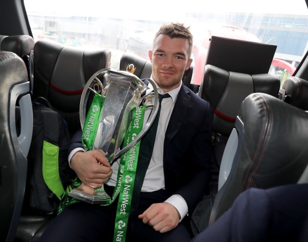 Peter O'Mahony with the Six Nations trophy