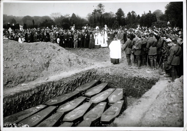 Lusitania victims coffins in mass grave, Queenstown Cork May 1915 FRONT