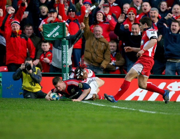 Denis Hurley goes over but the try was disallowed