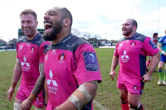 Ross Moriarty celebrates with John Afoa