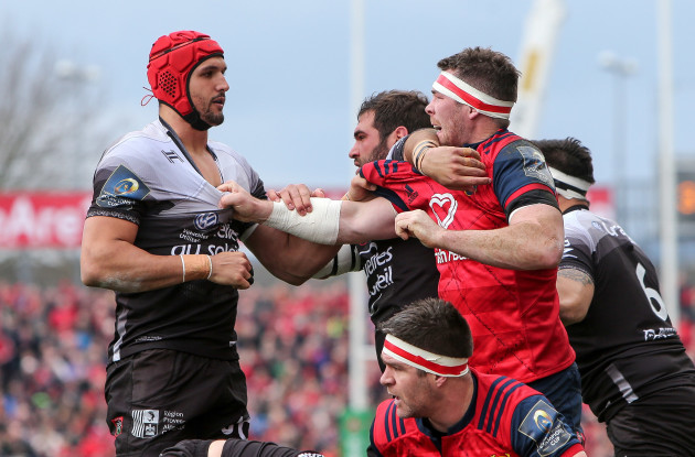 Peter O'Mahony clashes with Juandre Kruger