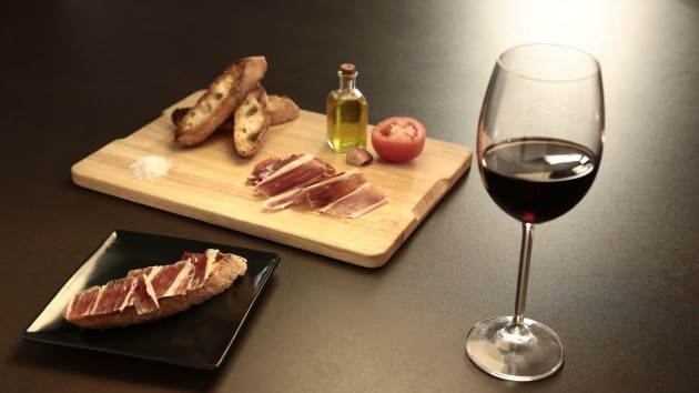 Spanish wine and tapa mix_preview